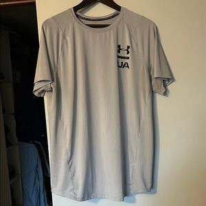 Under Armour Light Gray Men's Tee